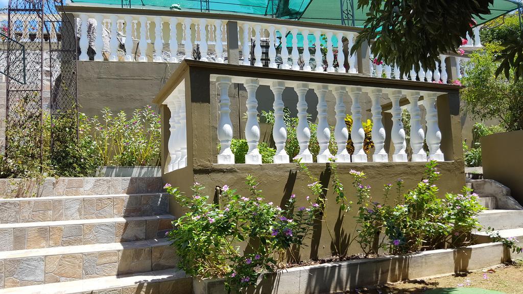 شقة Hibiscus House Seychelles Self Catering فيكتوريا المظهر الخارجي الصورة