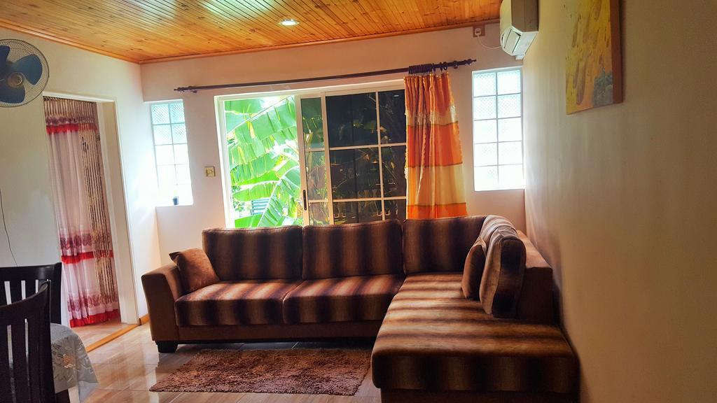 شقة Hibiscus House Seychelles Self Catering فيكتوريا المظهر الخارجي الصورة