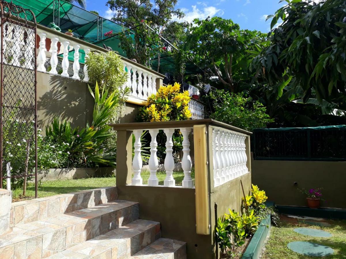 شقة Hibiscus House Seychelles Self Catering فيكتوريا المظهر الخارجي الصورة